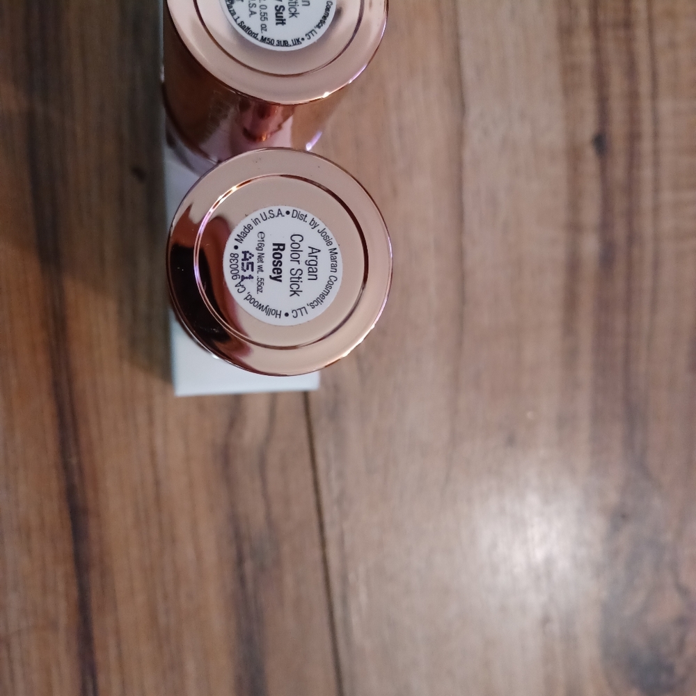 Makeup - Picture 7 of 7